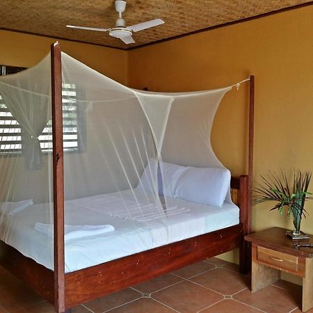 Casa Rosa Taytay Hotel Palawan Bagian luar foto